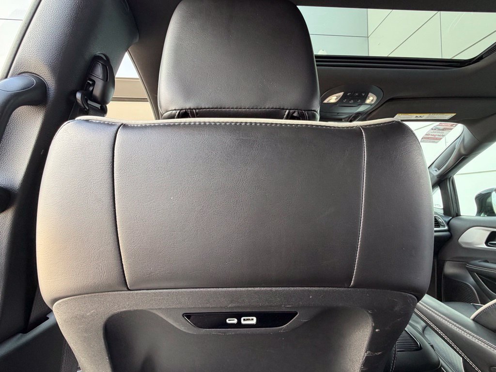Used 2025 Chrysler Pacifica Limited FWD image 27
