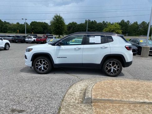 Used 2024 Jeep Compass Limited AWD/4WD image 4