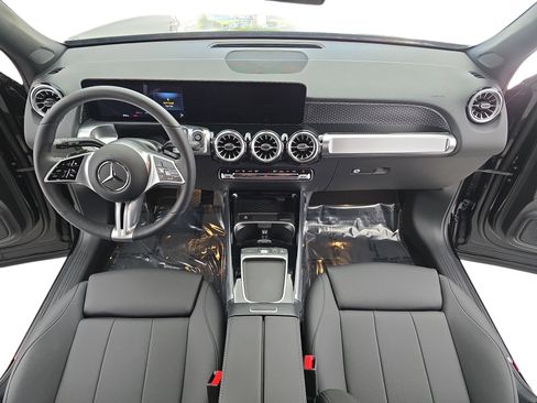 New 2025 Mercedes-Benz GLB 250 image 9