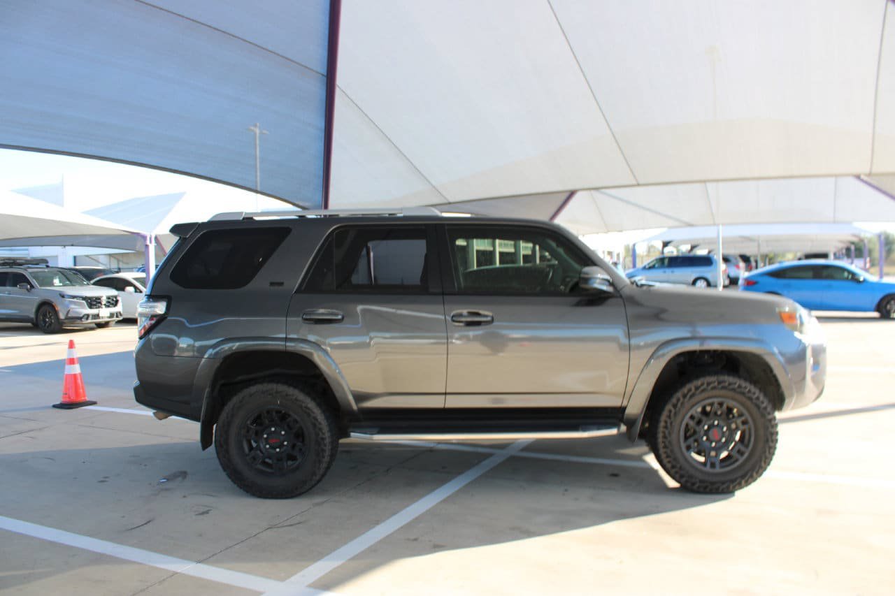Used 2018 Toyota 4Runner SR5 RWD image 7