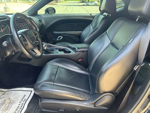 Used 2018 Dodge Challenger GT w/ Technology Group image 9