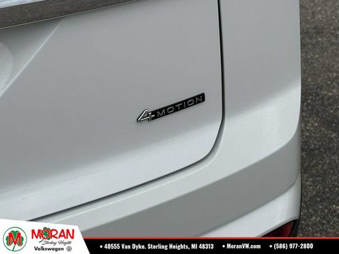 Certified 2023 Volkswagen Atlas Cross Sport SE w/ Panoramic Sunroof Package AWD/4WD image 10