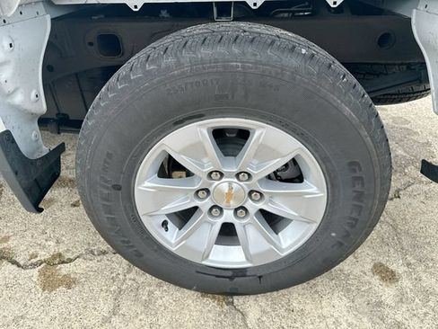 Used 2025 Chevrolet Silverado 1500 LT AWD/4WD image 46