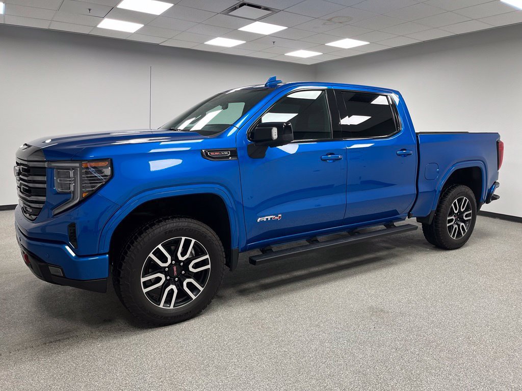 Used 2023 GMC Sierra 1500 AT4 w/ Technology Package AWD/4WD image 5