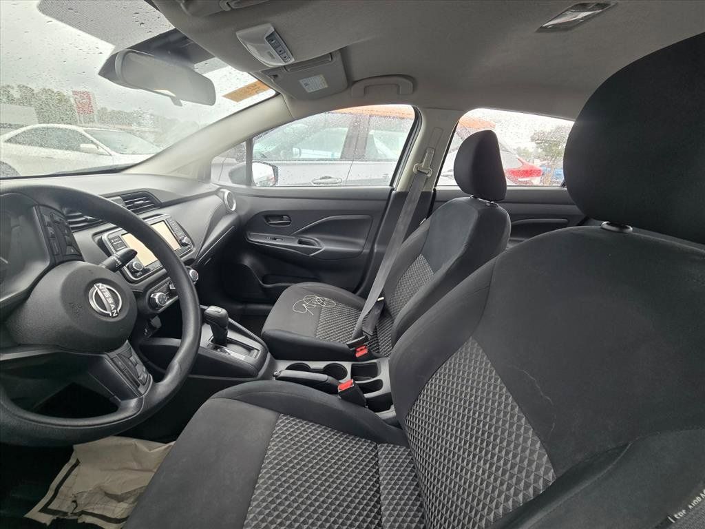 Used 2024 Nissan Versa S FWD image 4