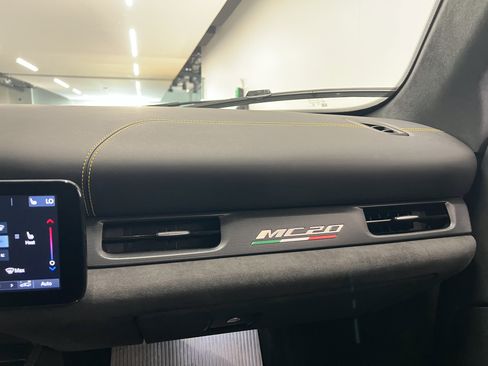 Used 2022 Maserati MC20 Coupe RWD image 22