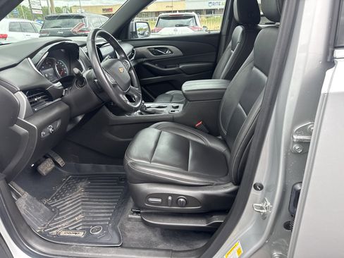 Used 2022 Chevrolet Traverse LT w/ LT Premium Package AWD/4WD image 12