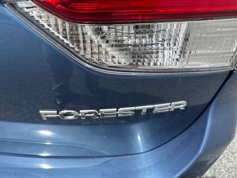 Used 2024 Subaru Forester Premium AWD/4WD image 8