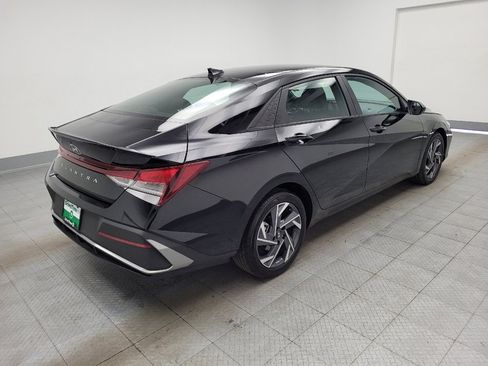Used 2025 Hyundai Elantra Sport FWD image 9