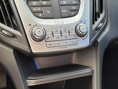 Used 2016 Chevrolet Equinox LT w/ Convenience Package image 28