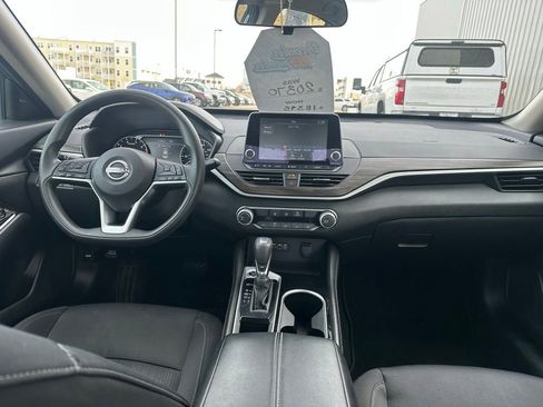 Used 2023 Nissan Altima 2.5 SV image 14