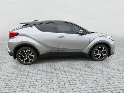 Used 2020 Toyota C-HR XLE FWD image 9