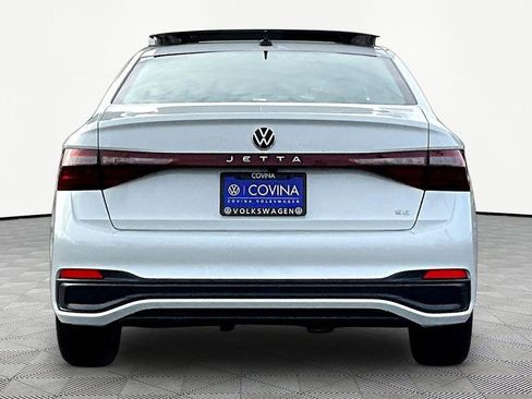New 2026 Volkswagen Jetta SE image 5