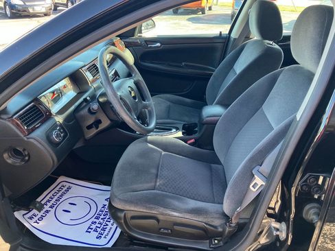 Used 2015 Chevrolet Impala LT w/ LT Sunroof Package image 10