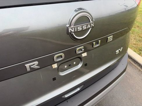 Used 2023 Nissan Rogue SV FWD image 43