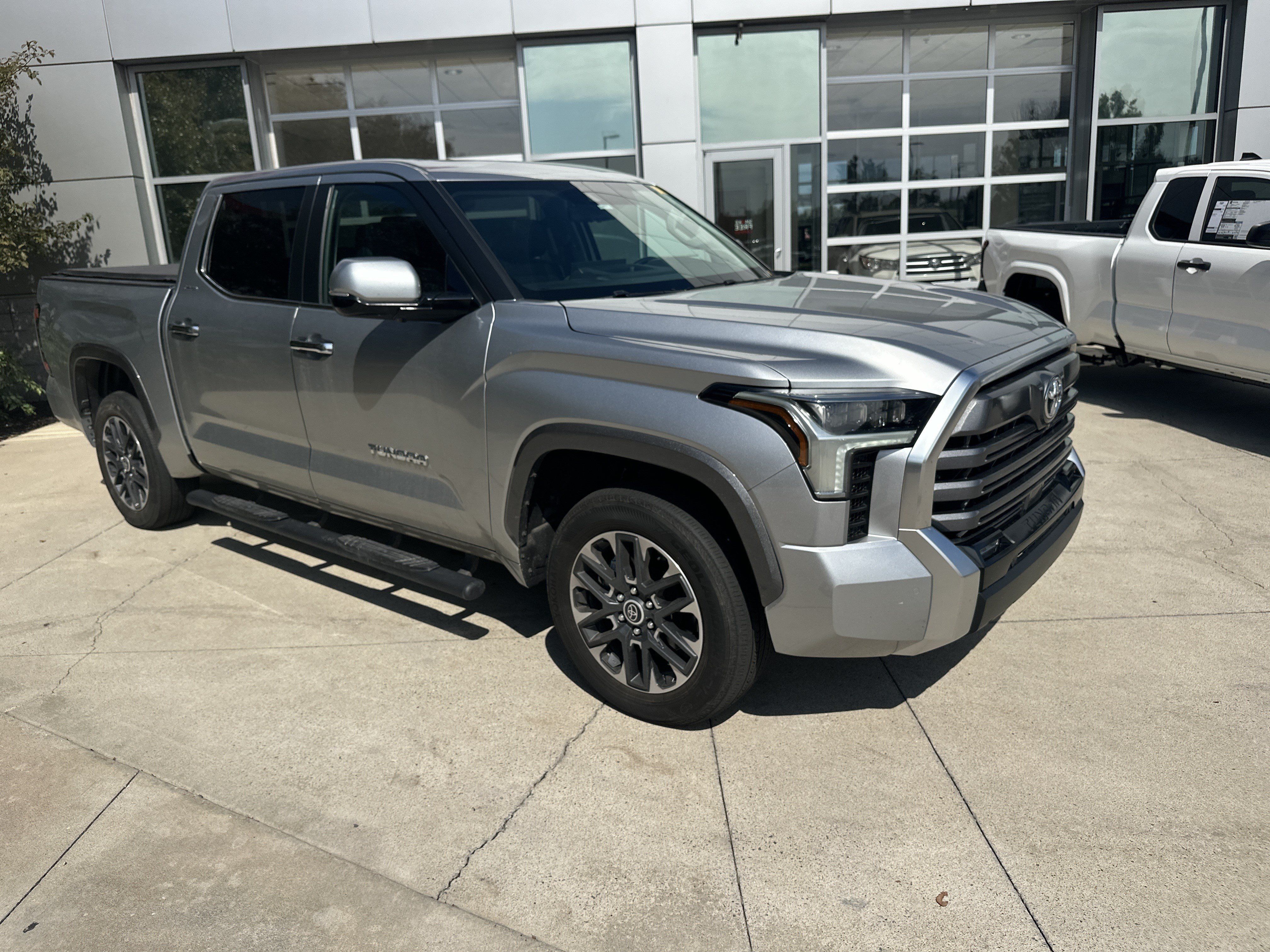 Used 2024 Toyota Tundra Limited AWD/4WD image 2
