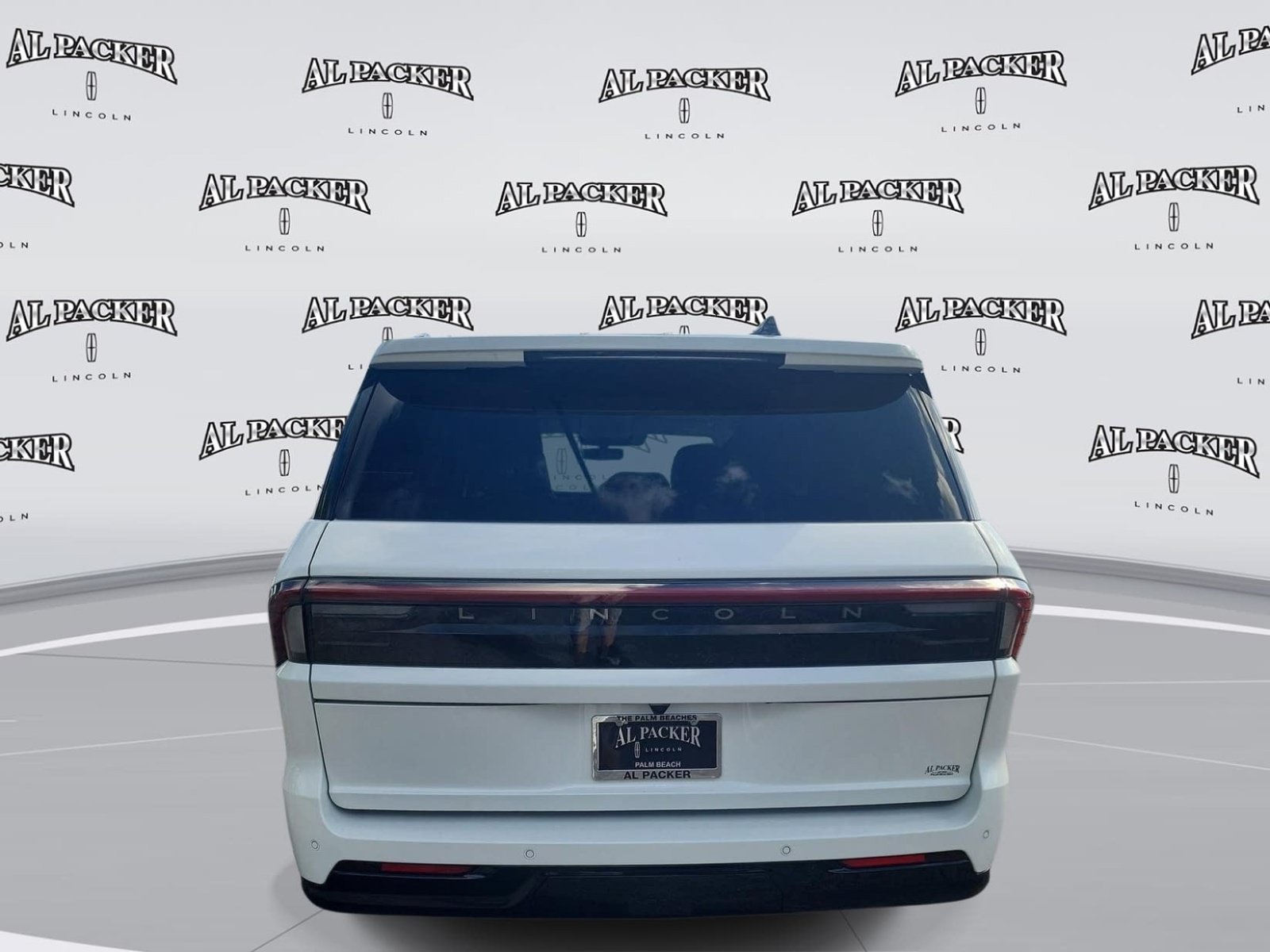 New 2026 Lincoln Navigator Premiere AWD/4WD image 4