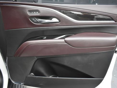 Used 2021 Cadillac Escalade Sport Platinum image 38