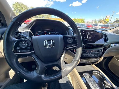 Used 2020 Honda Pilot Touring image 32