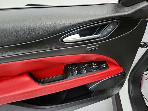 Used 2019 Alfa Romeo Stelvio AWD image 20