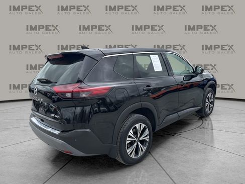 Used 2021 Nissan Rogue SV image 5