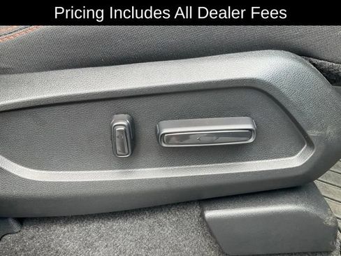 Used 2025 Honda Pilot Sport image 21