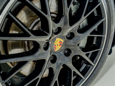 Used 2018 Porsche Panamera 4S AWD/4WD image 34