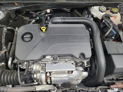 Used 2024 Chevrolet Malibu LT image 30