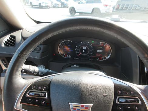 Used 2020 Cadillac Escalade Premium Luxury AWD/4WD image 35