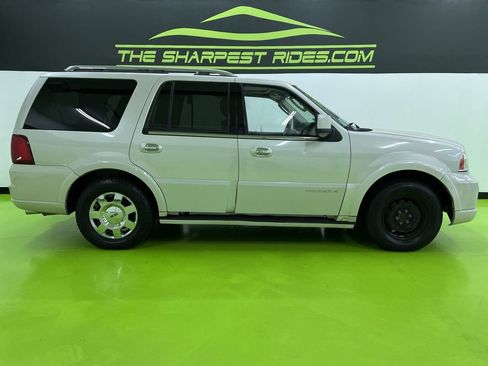 Used 2006 Lincoln Navigator Luxury AWD/4WD image 10