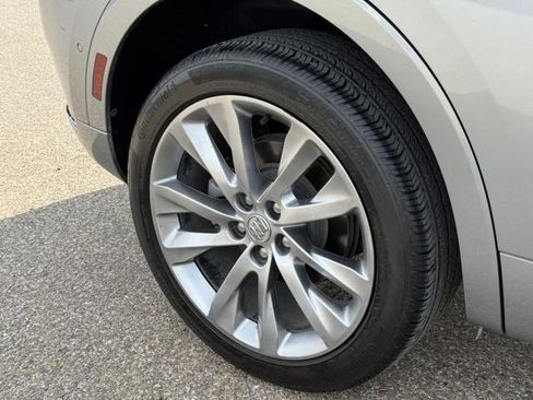 Used 2023 Buick Envision Avenir image 11