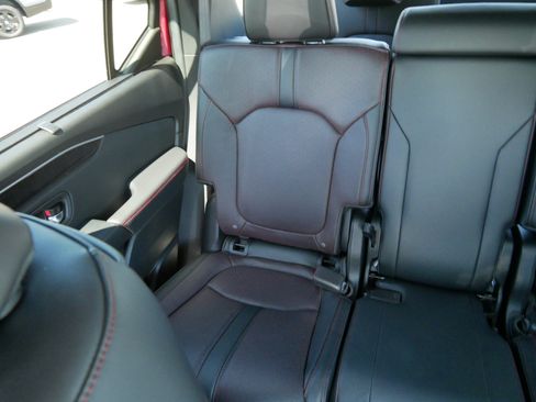 Certified 2025 Honda Pilot Black Edition image 12