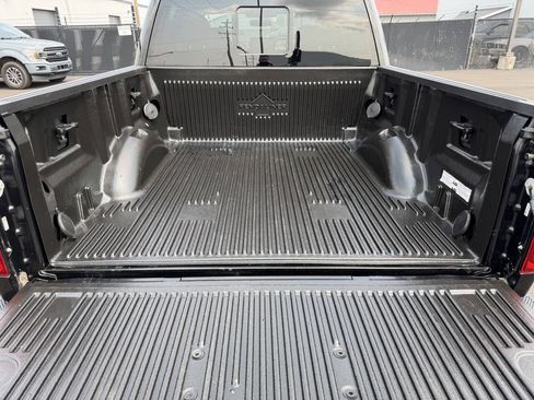 Used 2019 Ford F150 Lariat w/ Equipment Group 502A Luxury AWD/4WD image 9