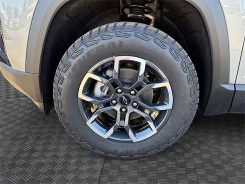 New 2026 Chevrolet Equinox ACTIV image 14