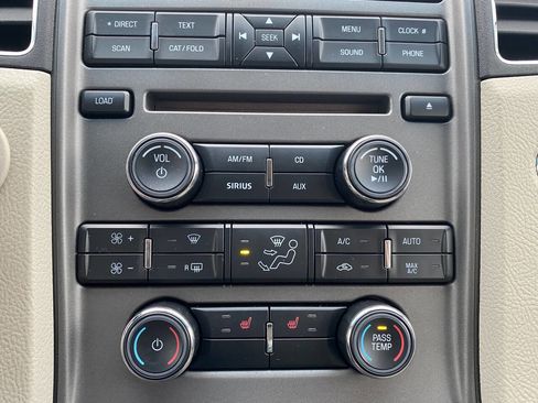 Used 2012 Ford Taurus SEL image 25