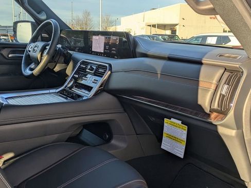 New 2025 Nissan Armada SL w/ Captain's Chari Seat Package image 34