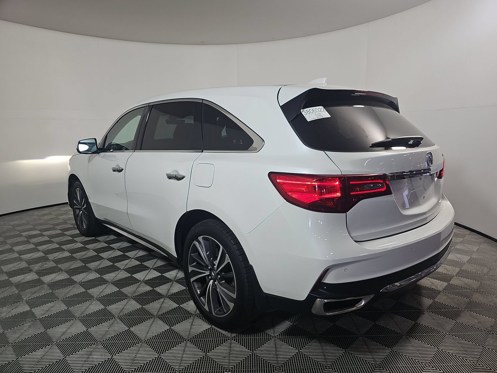 Used 2020 Acura MDX w/ Technology Package FWD image 3