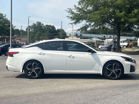 Certified 2024 Nissan Altima 2.5 SR w/ SR Premium Package FWD image 28