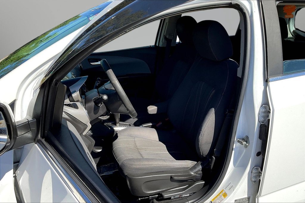 Used 2015 Chevrolet Sonic LT FWD image 20