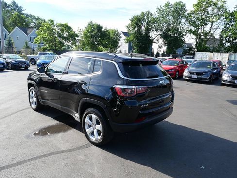 Used 2018 Jeep Compass Latitude w/ Cold Weather Group AWD/4WD image 5