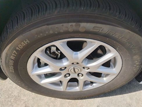 Used 2023 Chrysler Pacifica Touring-L image 10