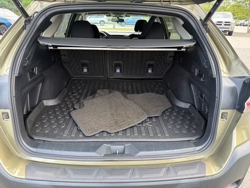 Used 2024 Subaru Outback Premium AWD/4WD image 18