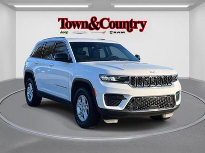 Certified 2023 Jeep Grand Cherokee Laredo w/ Luxury Tech Group I