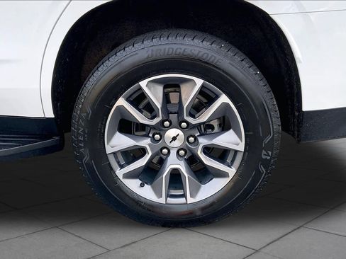 Used 2023 Chevrolet Tahoe LT w/ Luxury Package RWD image 11
