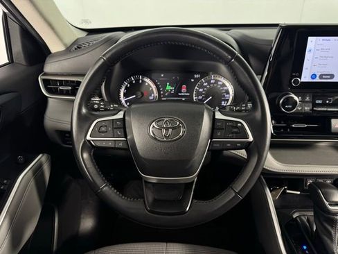 Used 2023 Toyota Highlander LE image 22