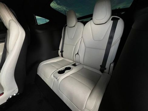 Used 2022 Tesla Model X Plaid image 10