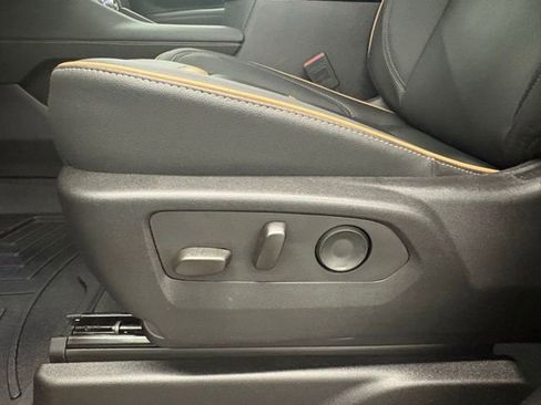 Used 2024 GMC Yukon AT4 w/ Technology Package image 17