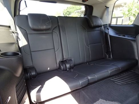 Used 2019 GMC Yukon SLT w/ Graphite Performance Edition RWD image 22