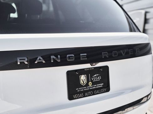 Used 2024 Land Rover Range Rover Long Wheelbase SE AWD/4WD image 10