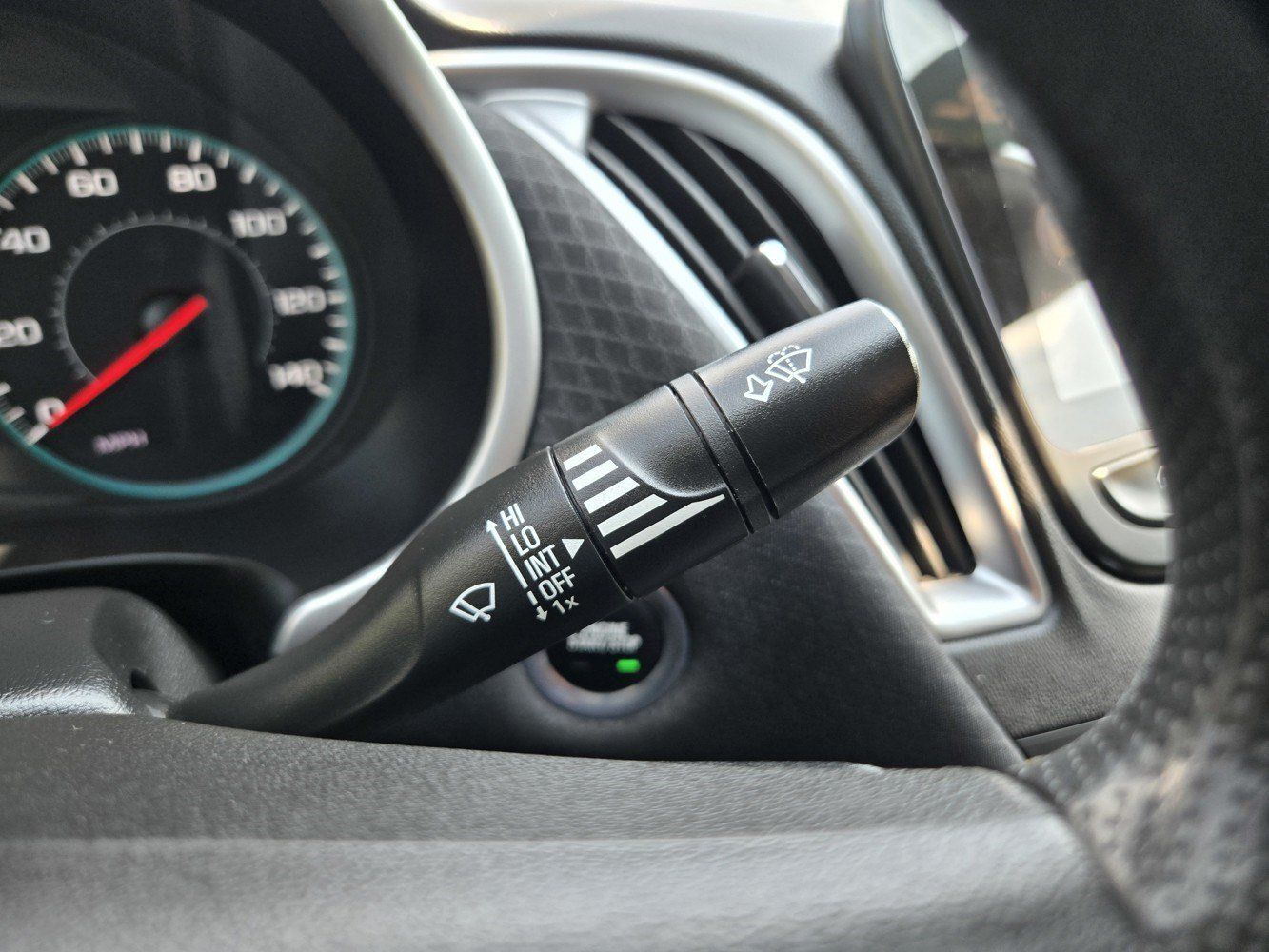 Used 2025 Chevrolet Malibu LT FWD image 19